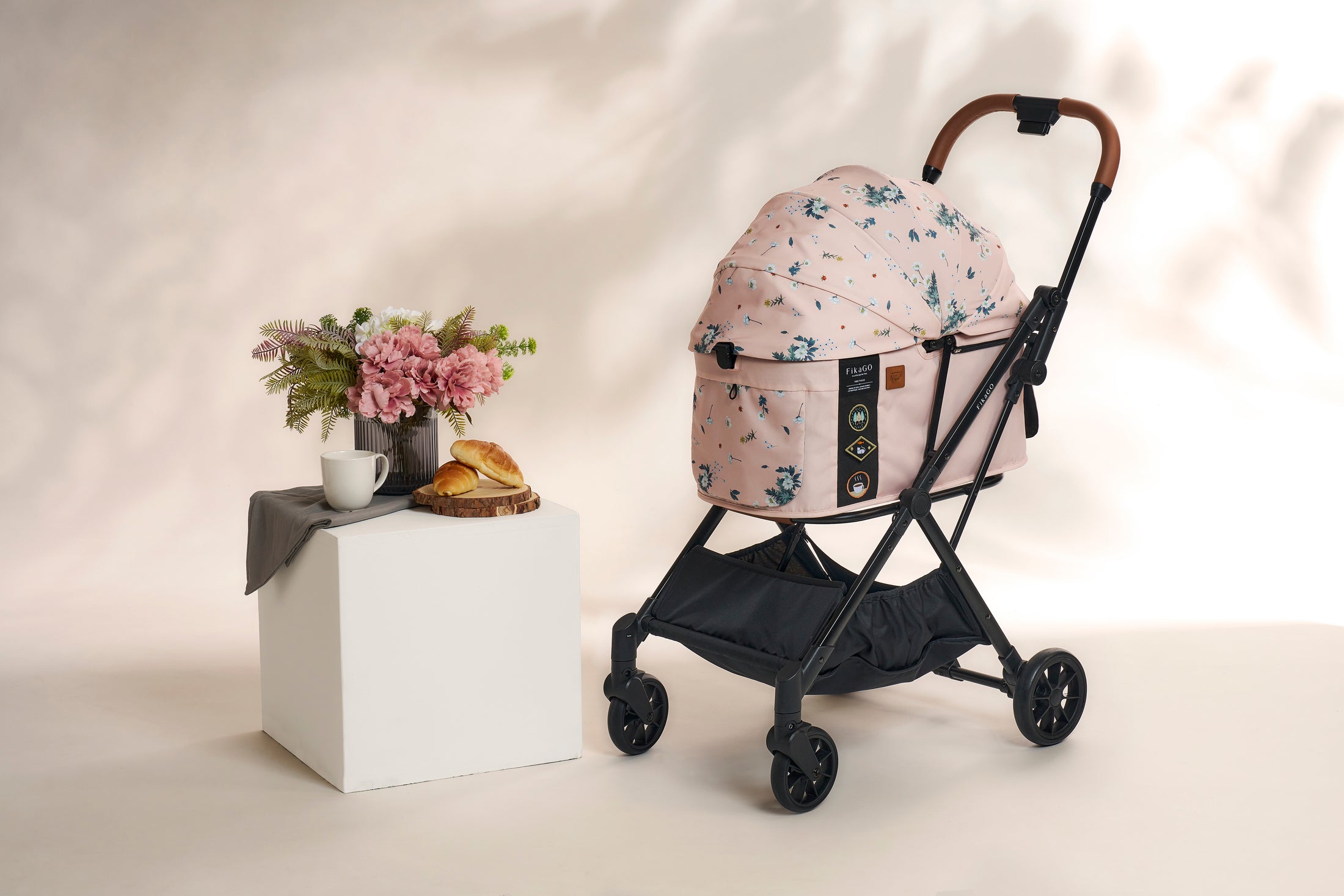 FREE TO GO | Auto Quick Folding Pet Stroller - Arctic Flower
